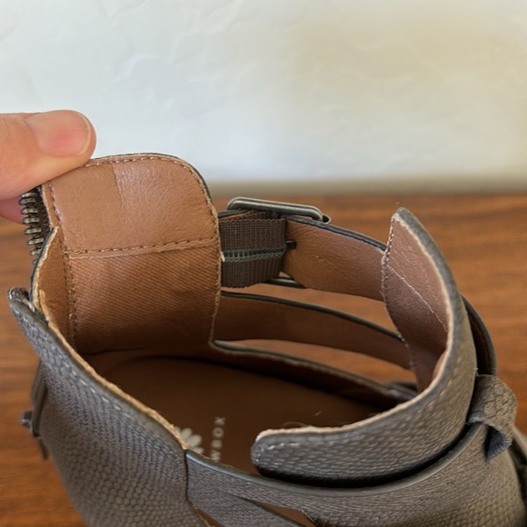 Grey strappy booties - Picture 8 of 8